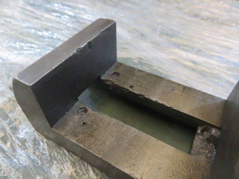 不明 バイス 不明