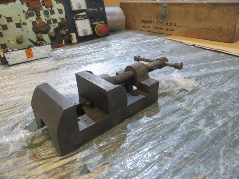 不明 バイス 不明