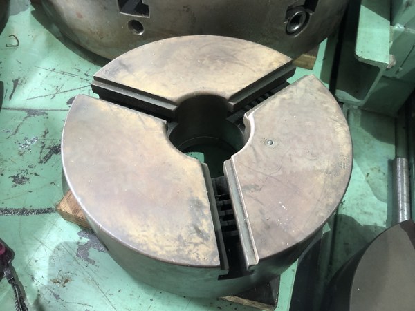 不明 3爪チャック φ235