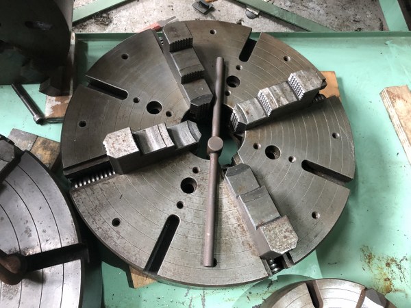 不明 4爪チャック φ455