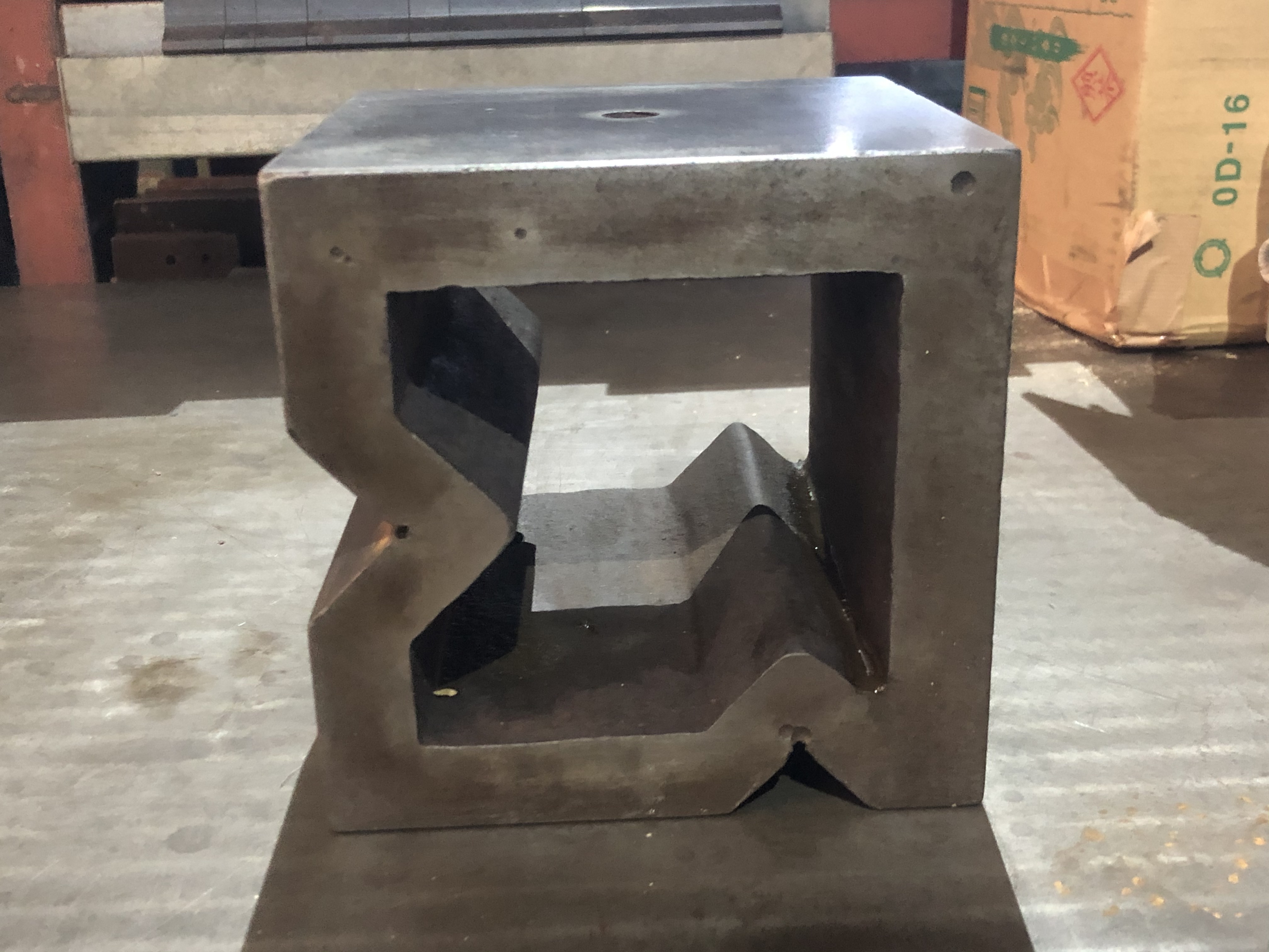 不明 V溝付桝型ブロック 不明