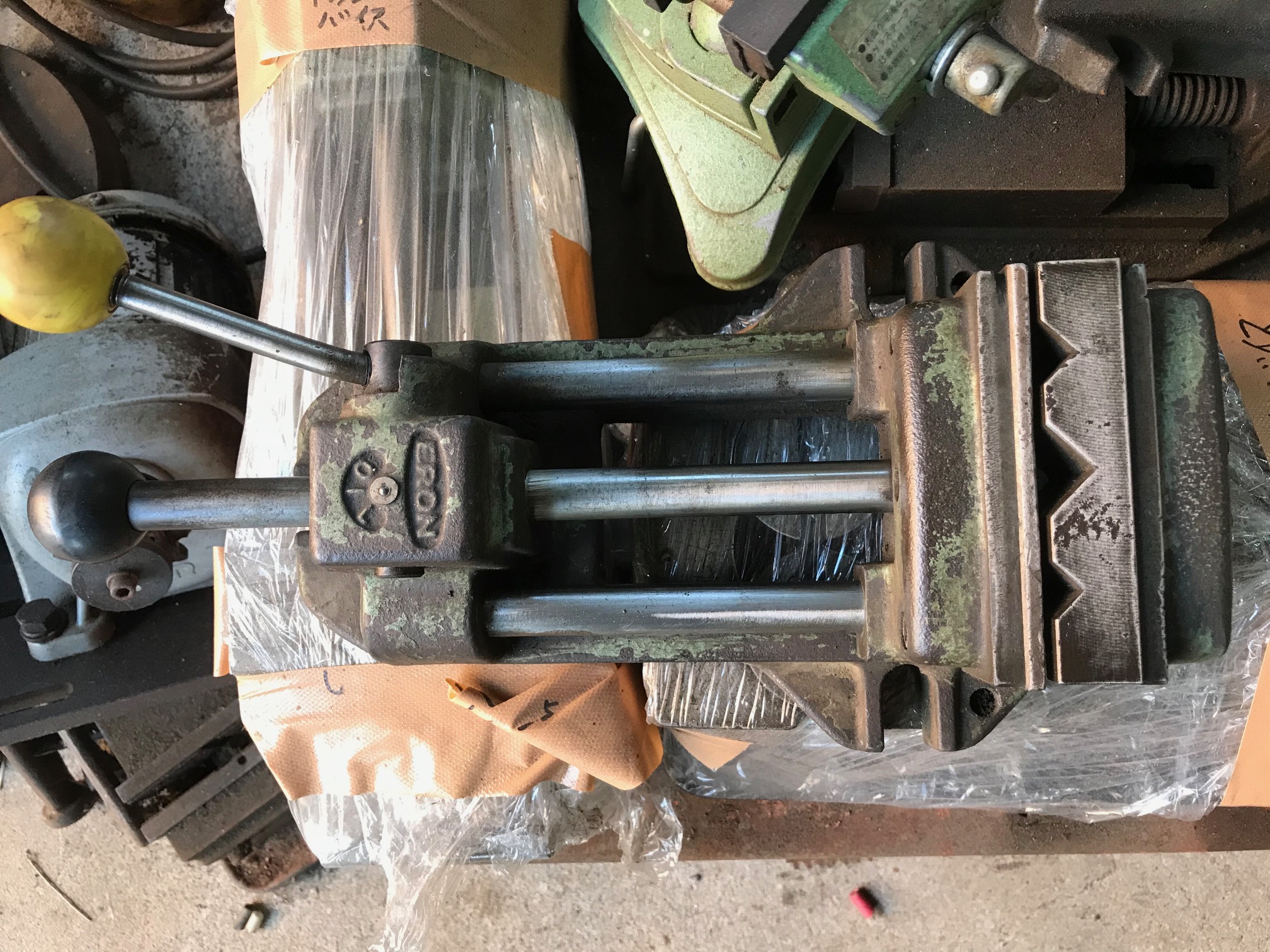 ボール盤用バイス