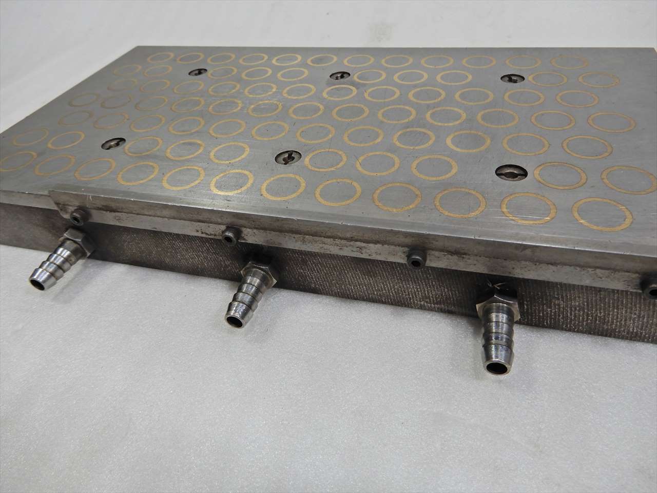 エアーアップマグネットチャック 285×150