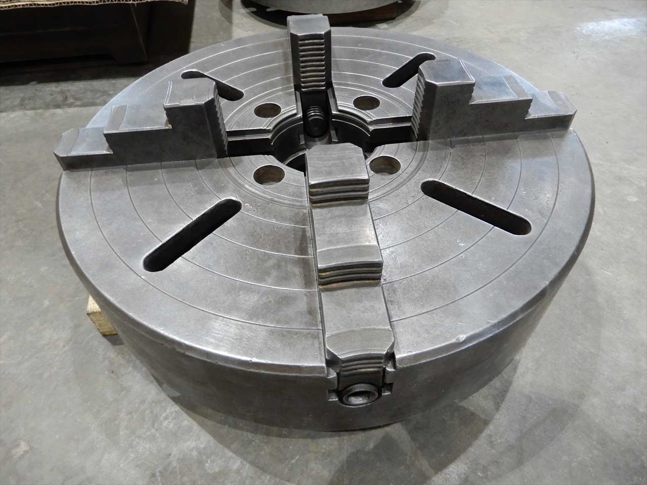 インデペンデントチャック400φ