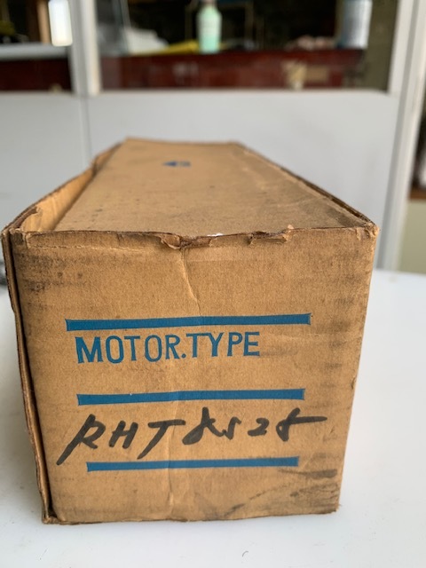日本サーボ 0.25kwギアードモーター(新古品) RHT8525 8H50FB