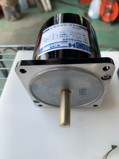 日本サーボ 0.25kwギアードモーター(新古品) RHT8525 8H50FB