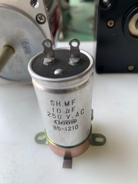 日本サーボ 0.25kwギアードモーター(新古品) RHT8525 8H50FB