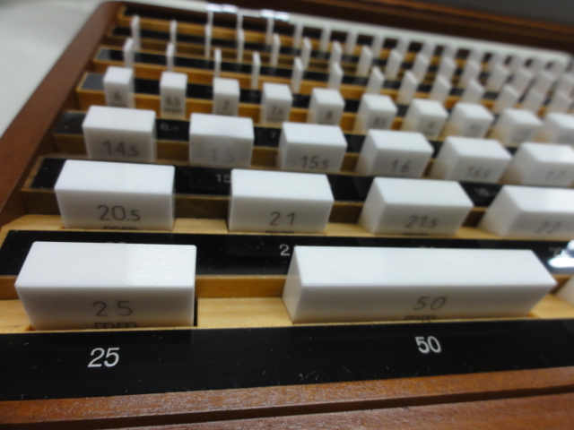 ブロックゲージ  49ピース MITSUTOYO スケヤゲージブロック | 商品 | ミツトヨ