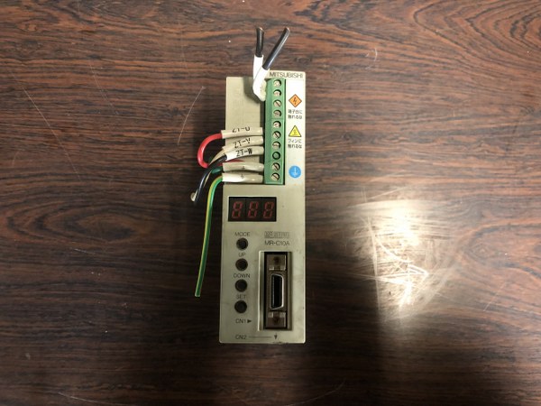 三菱/MITSUBISHI サーボアンプ MR-C10A