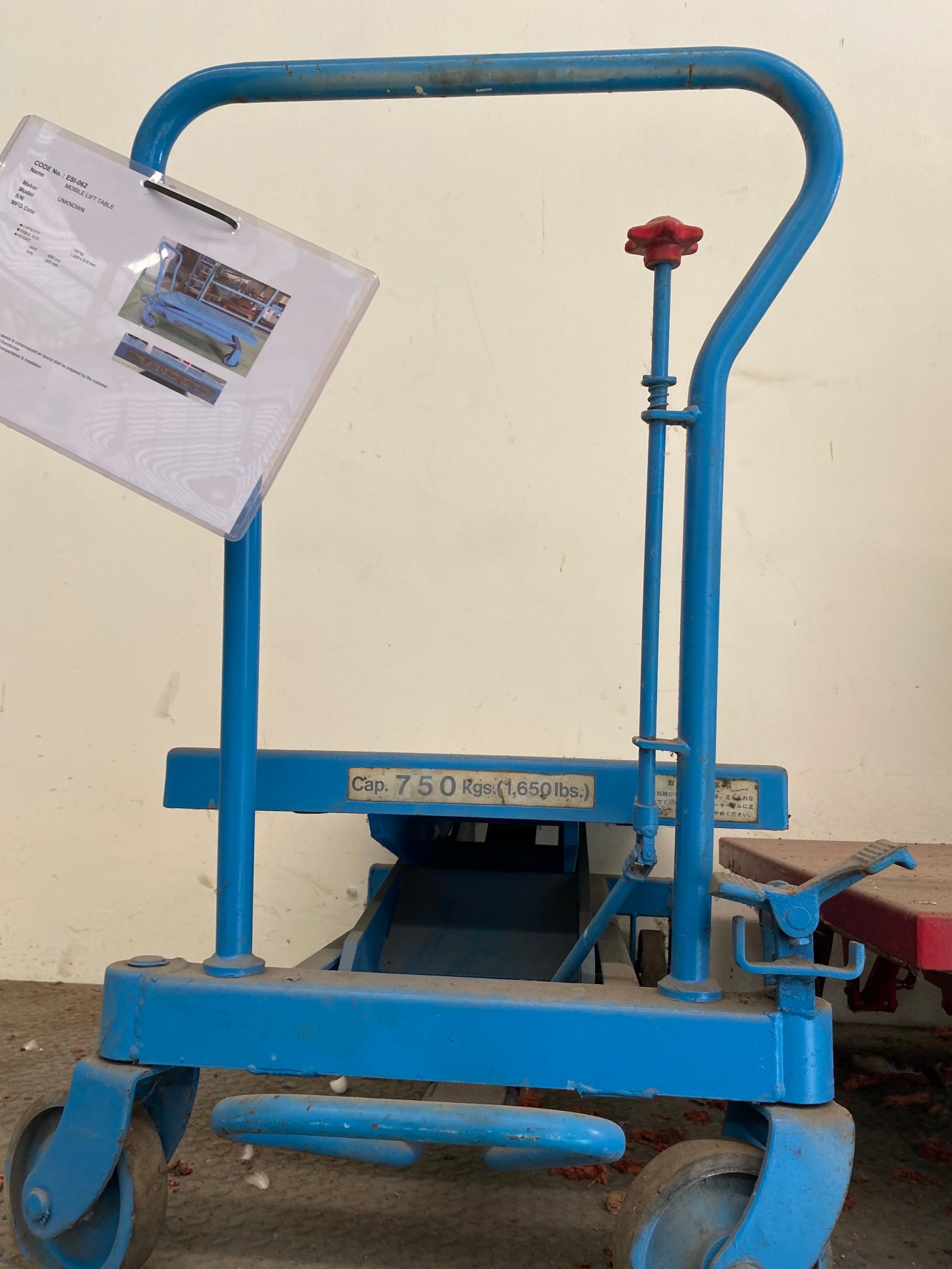 リフトテーブル(タイにて在庫）