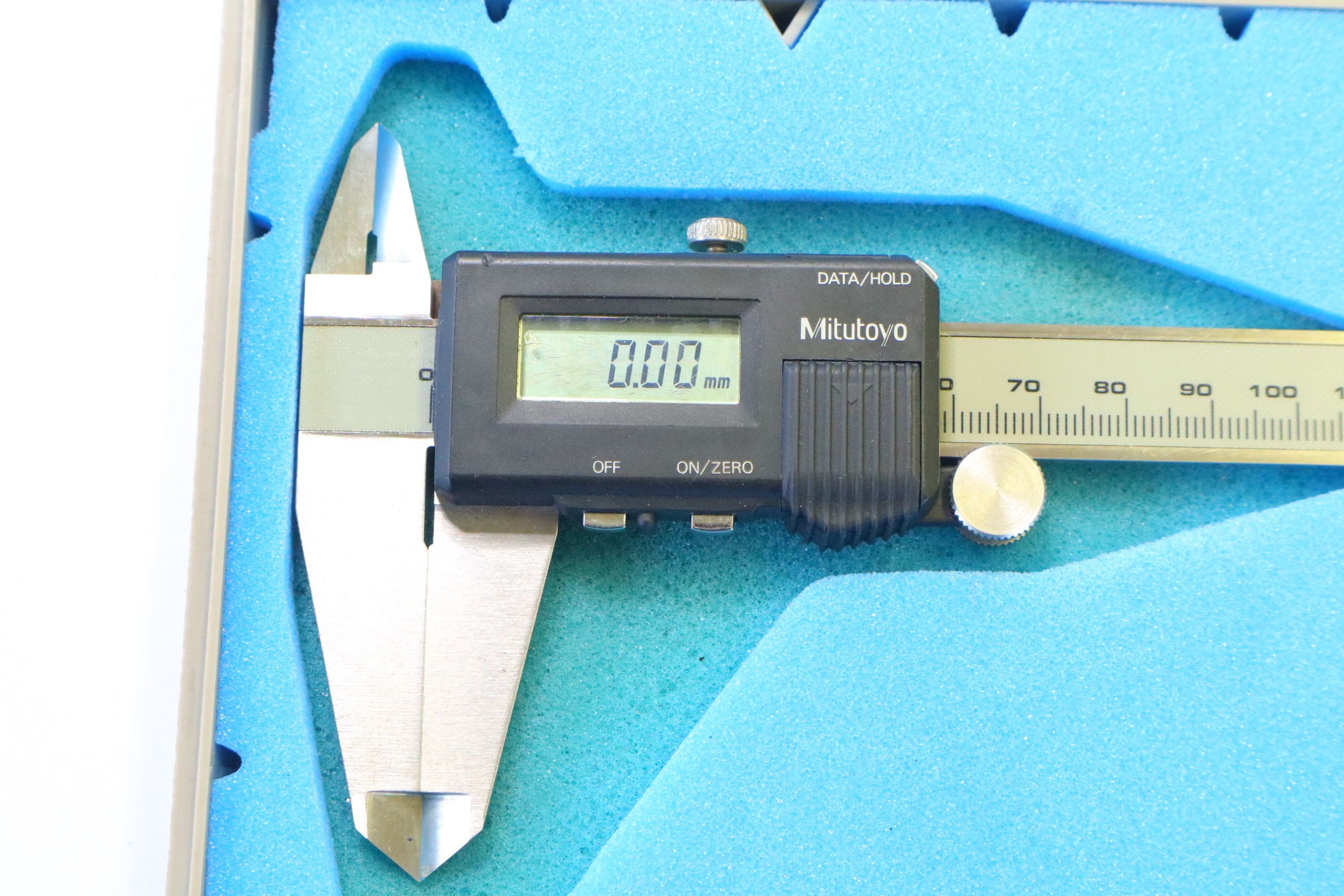 MITUTOYO|ミツトヨ デジタルノギス 200mm 0.01mm