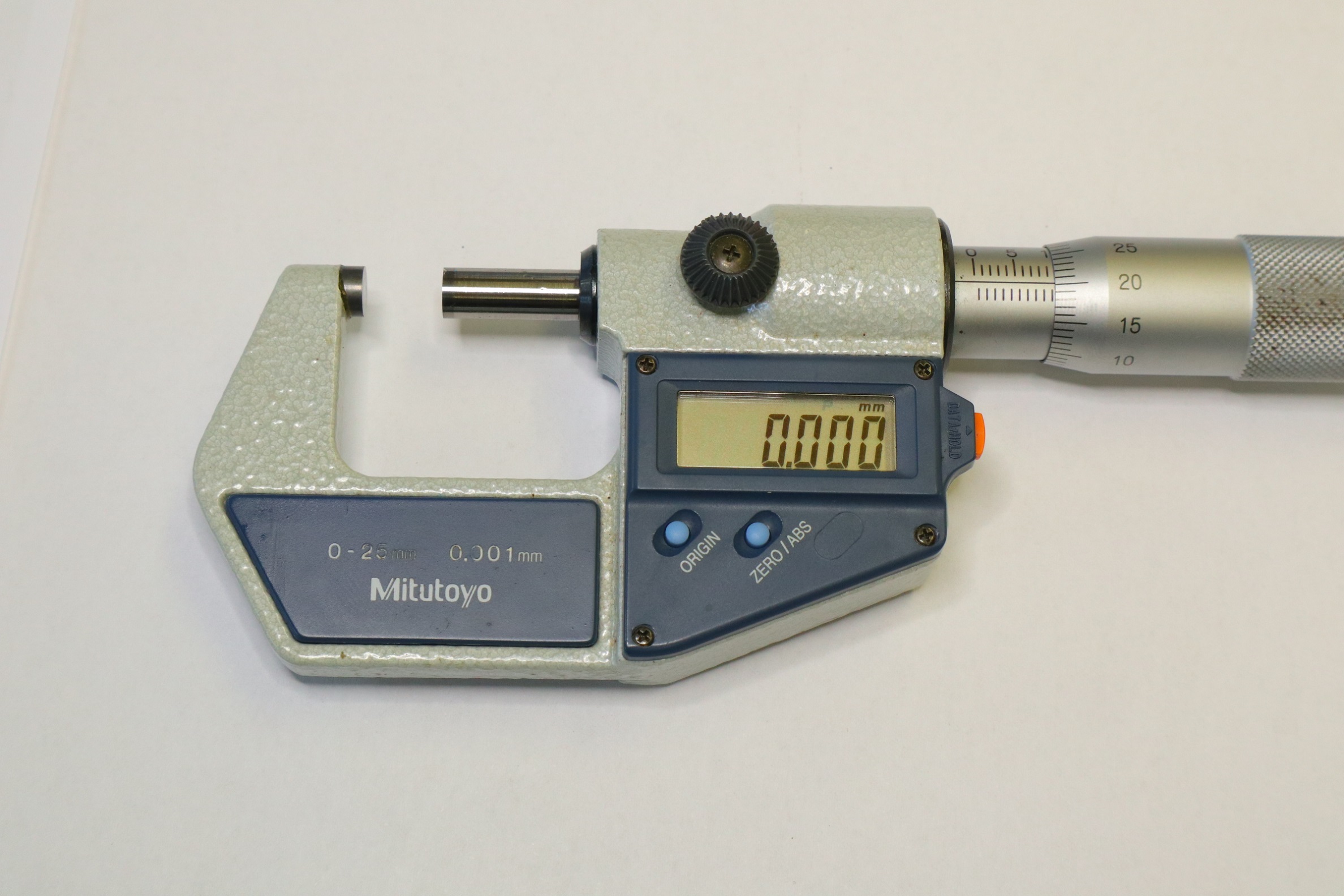MITUTOYO|ミツトヨ デジタルマイクロメータ 0~25mm 0.001mm
