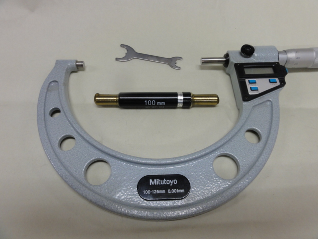MITUTOYO|ミツトヨ デジタル外側マイクロメーター MDC-125M