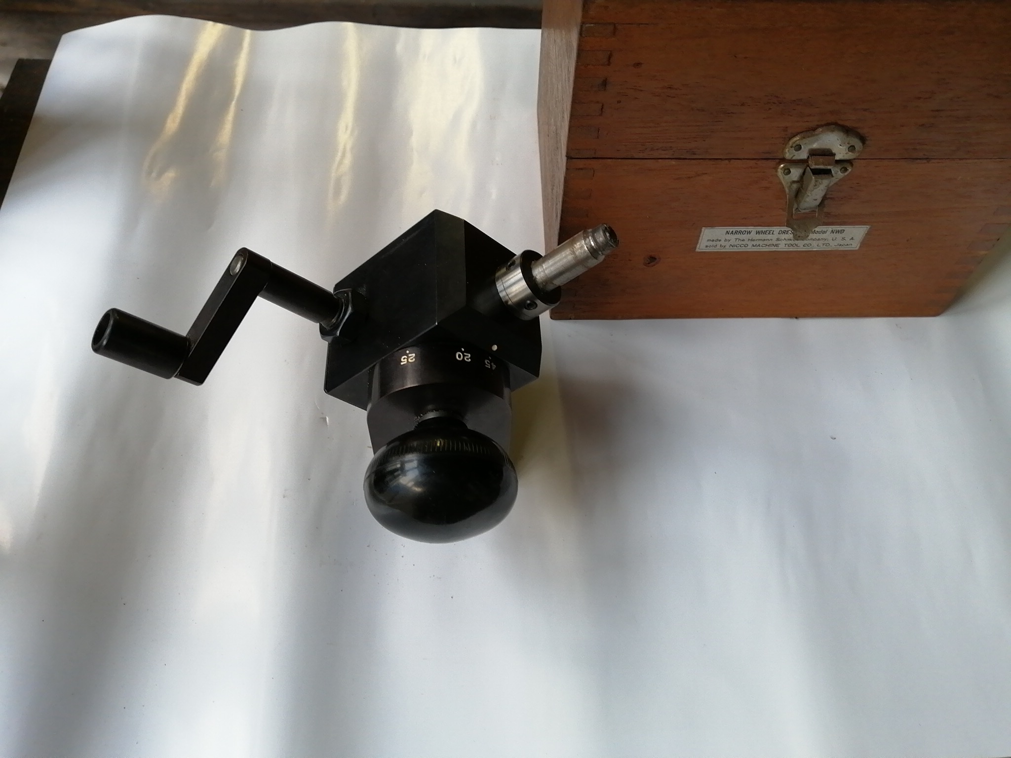 日興機械 薄刃砥石サイドドレッサー NWD