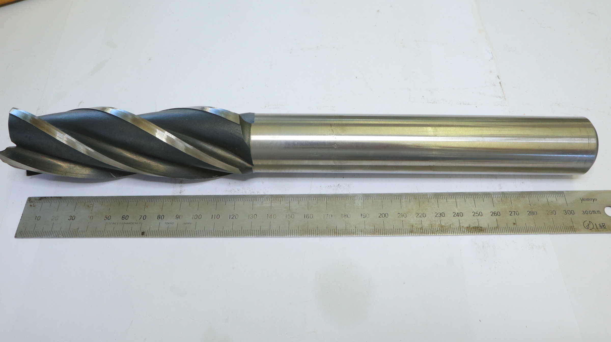 NACHI 4枚刃エンドミル NACHI エンドミル　 4枚刃　40mm 刃径40mm　刃長128mm　シャンク径32mm　全長310mm