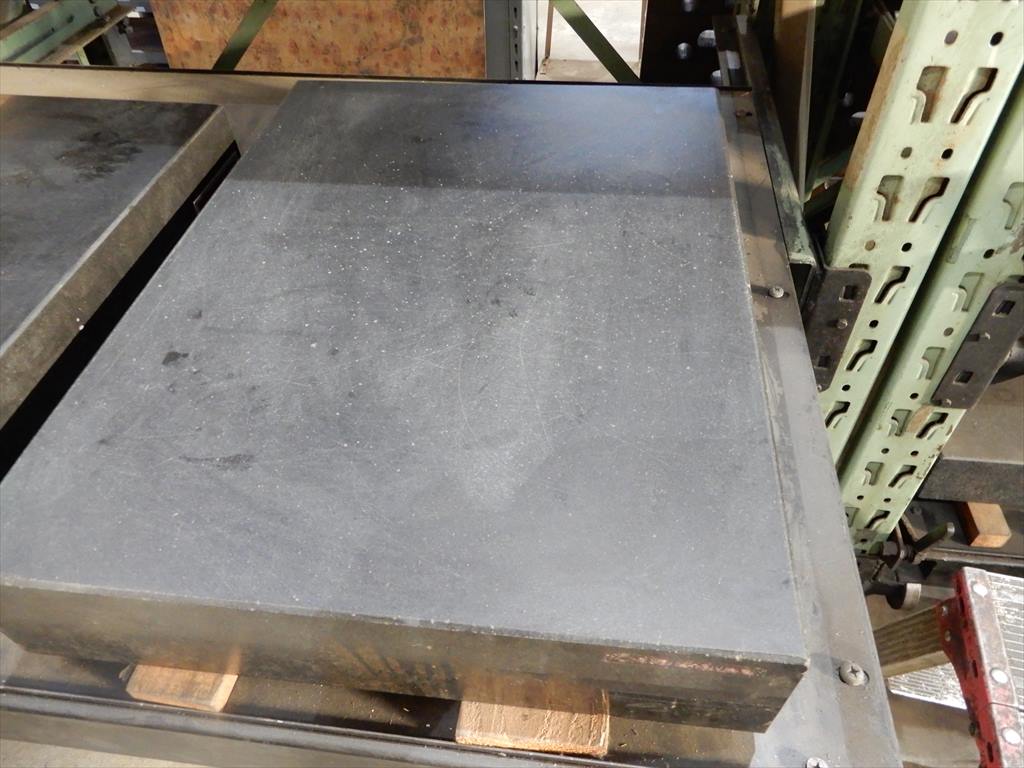 石定盤 600×450×100mm　一部欠けあり