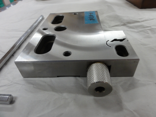 ワイヤーカット用精密バイス