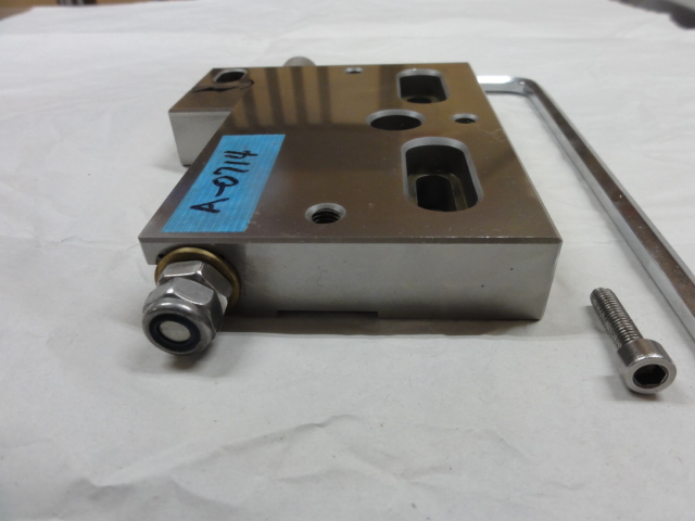 ワイヤーカット用精密バイス