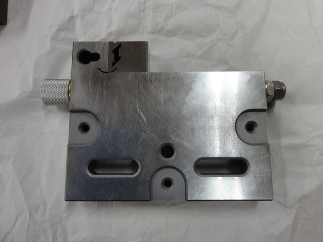 ワイヤーカット用精密バイス