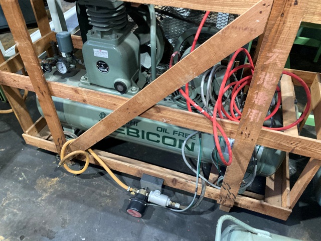 日立 1.5kWエアーコンプレッサー 1.5OP-8.5T