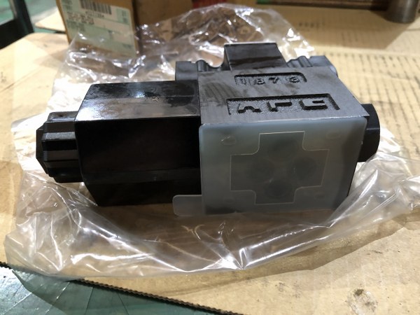 油研工業/YUKEN KOGYO DSG-01シリーズ電磁切換弁 DSG-01-2B2-D24-50