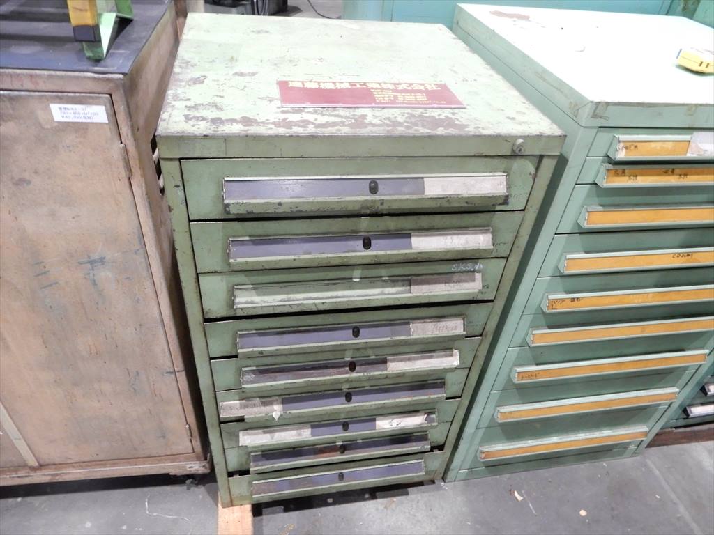 キャビネット 580×600×1000mm　9段　鍵なし