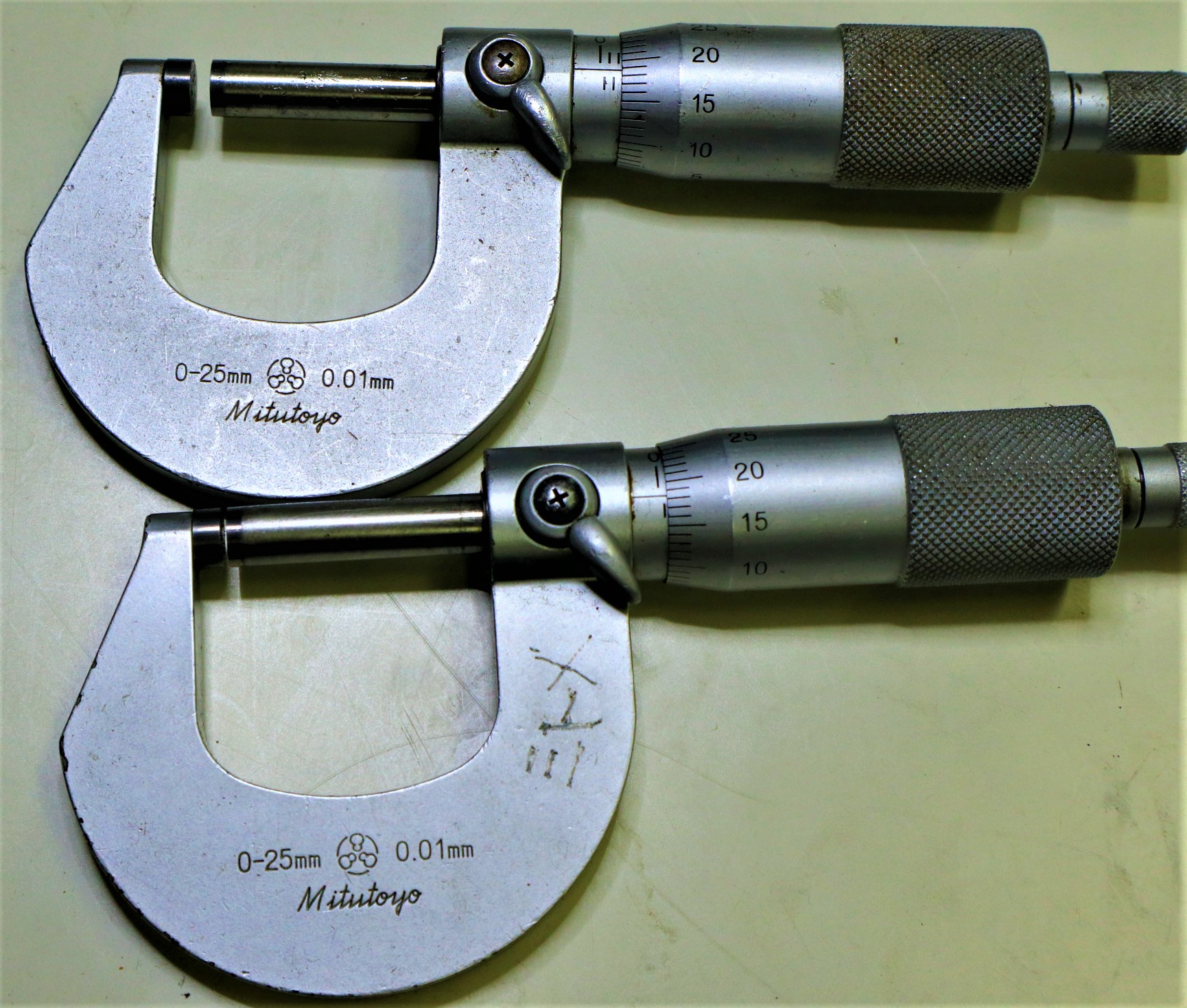 ミツトヨ 外径マイクロメーター 0-25mm　0.01mm　2個