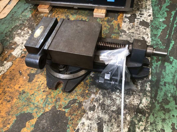 ERON マシンバイス 130mm