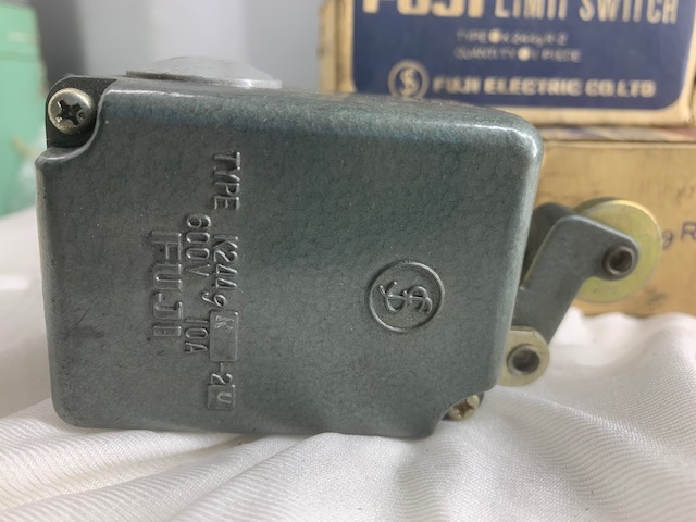 富士電機 リミットスイッチ K244gR-2