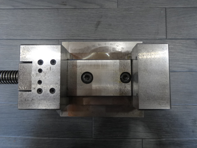 精密二次元バイス