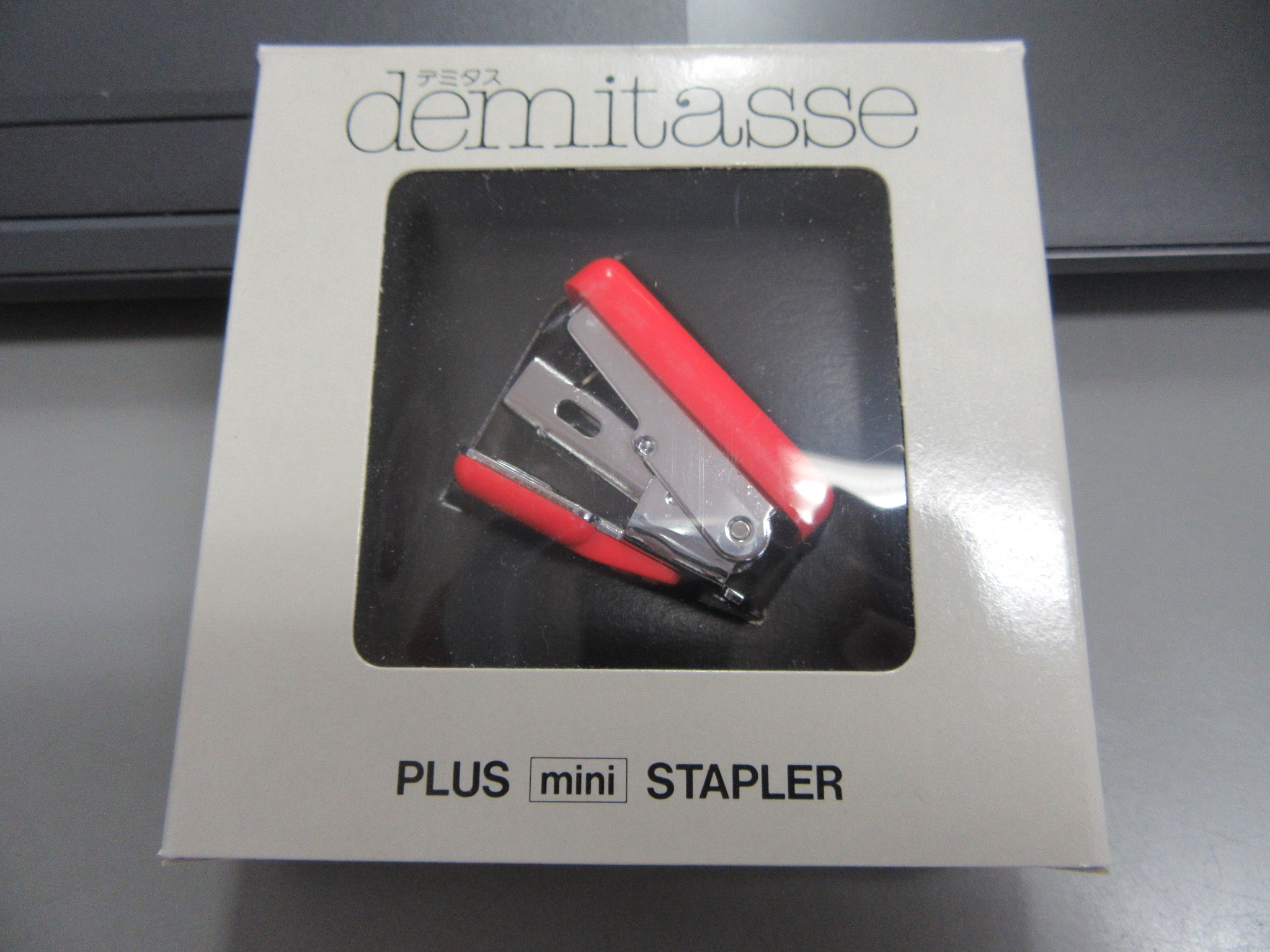 デミタス　demitasse 世界最小 ミニ ホッチキス 30-200