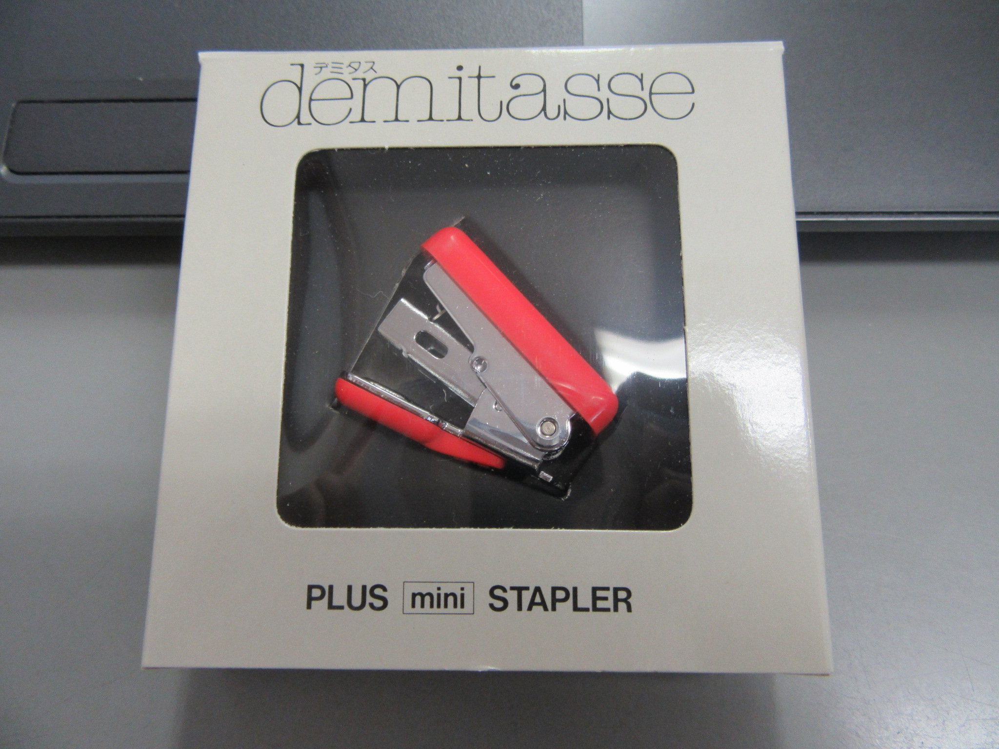 デミタス　demitasse 世界最小 ミニ ホッチキス 30-200