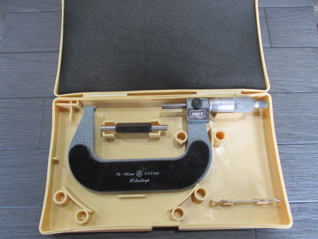 MITUTOYO｜ミツトヨ カウント外側マイクロメーター M820-100