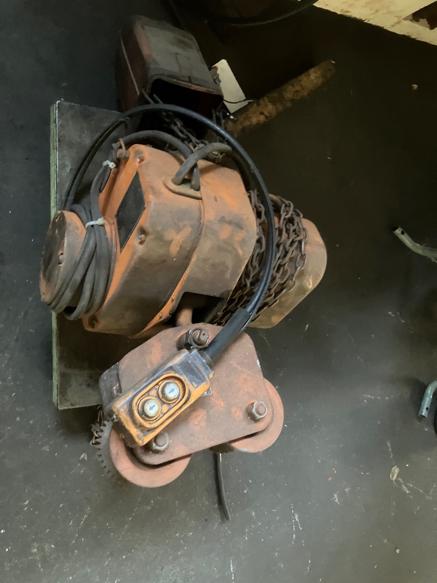 日立 1Tチェーンブロック