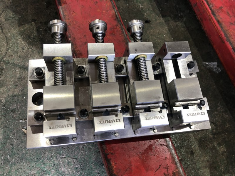 VERTEX 精密4連バイス 45mm