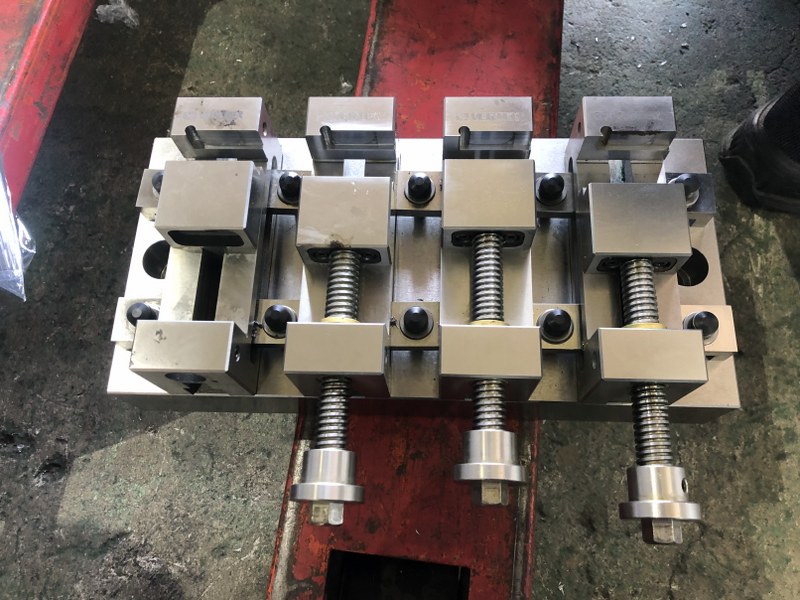 VERTEX 精密4連バイス 45mm