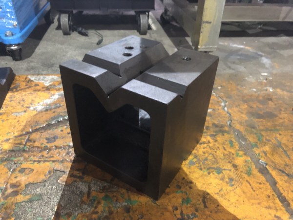 不明 V溝付桝型ブロック 【V溝付桝型ブロック】150X150X150mm