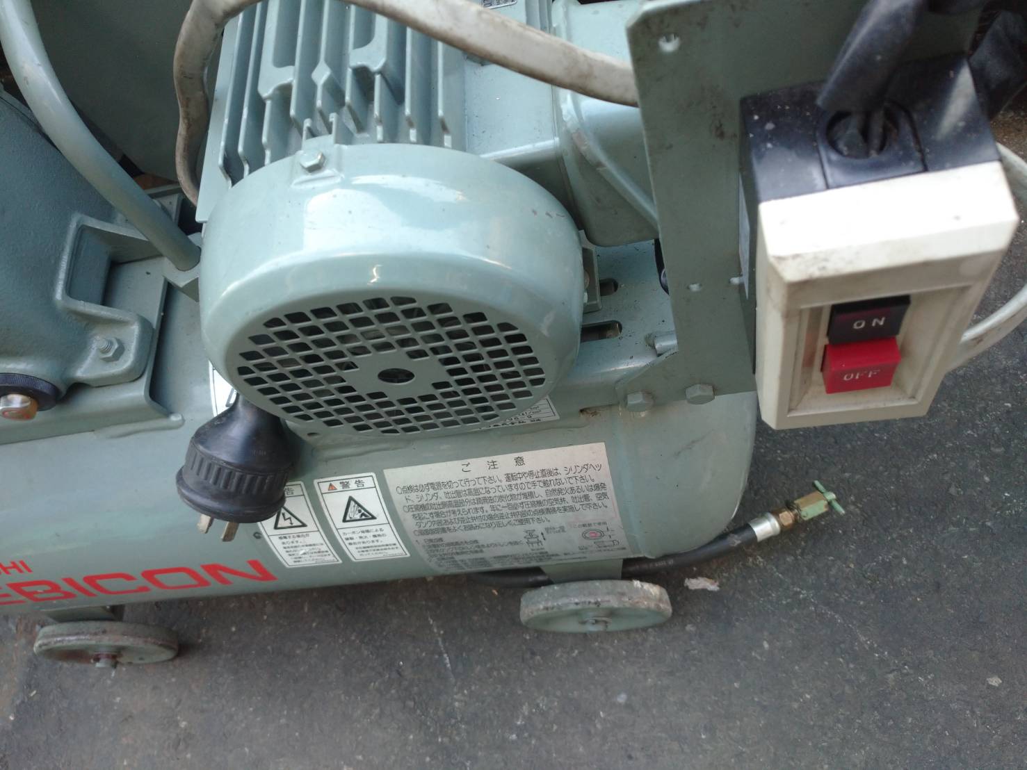 日立 0.7kwコンプレッサー 0.75P-9.5VA6