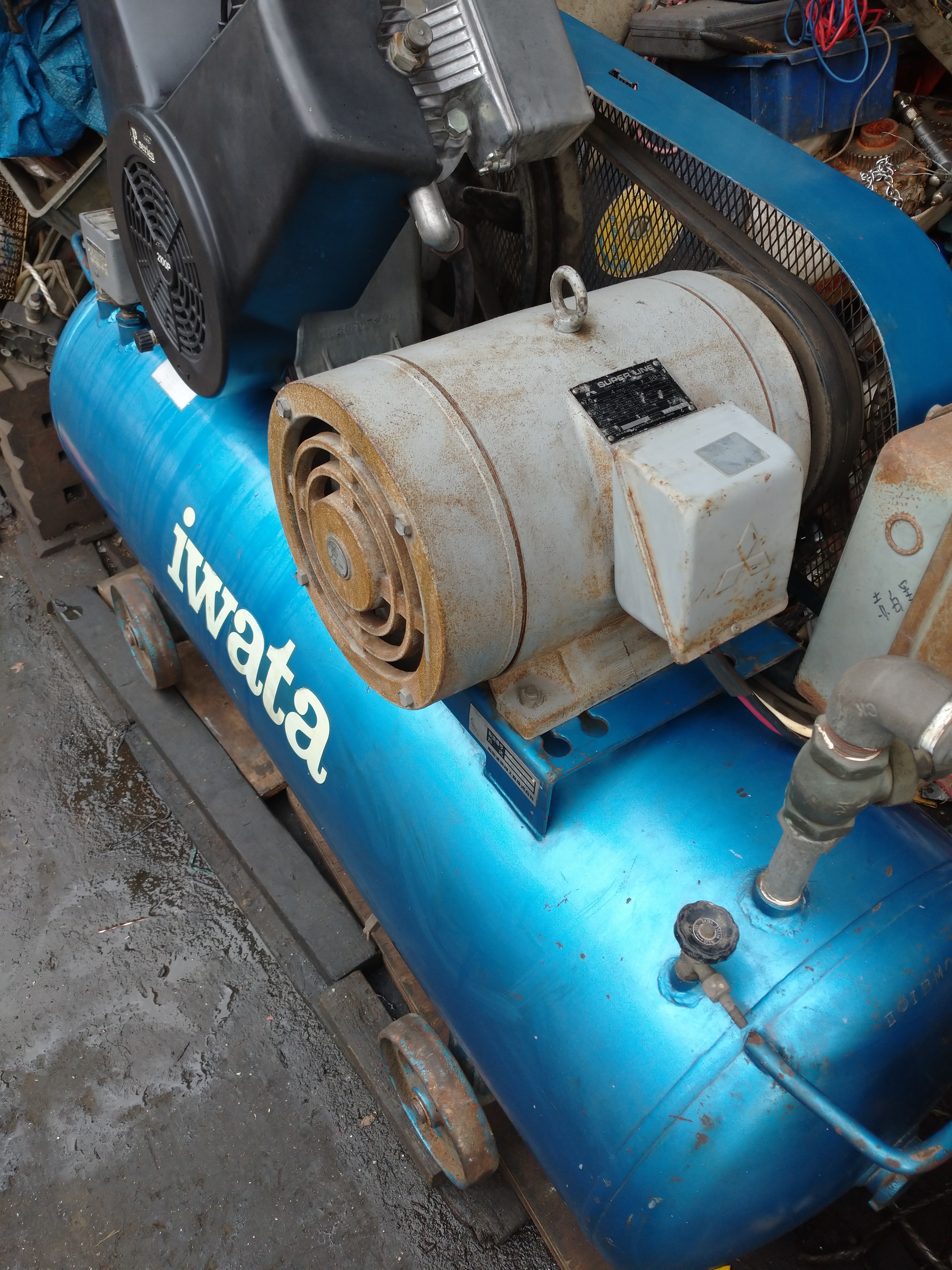 岩田塗装機工業 7.5kWエアーコンプレッサー SU-7510P