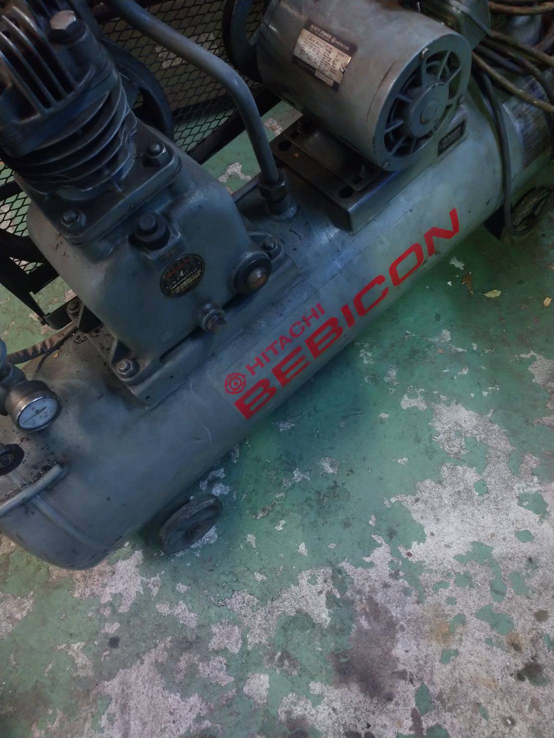 日立産機システム 2.2kwエアーコンプレッサー 1.5P-9.5V