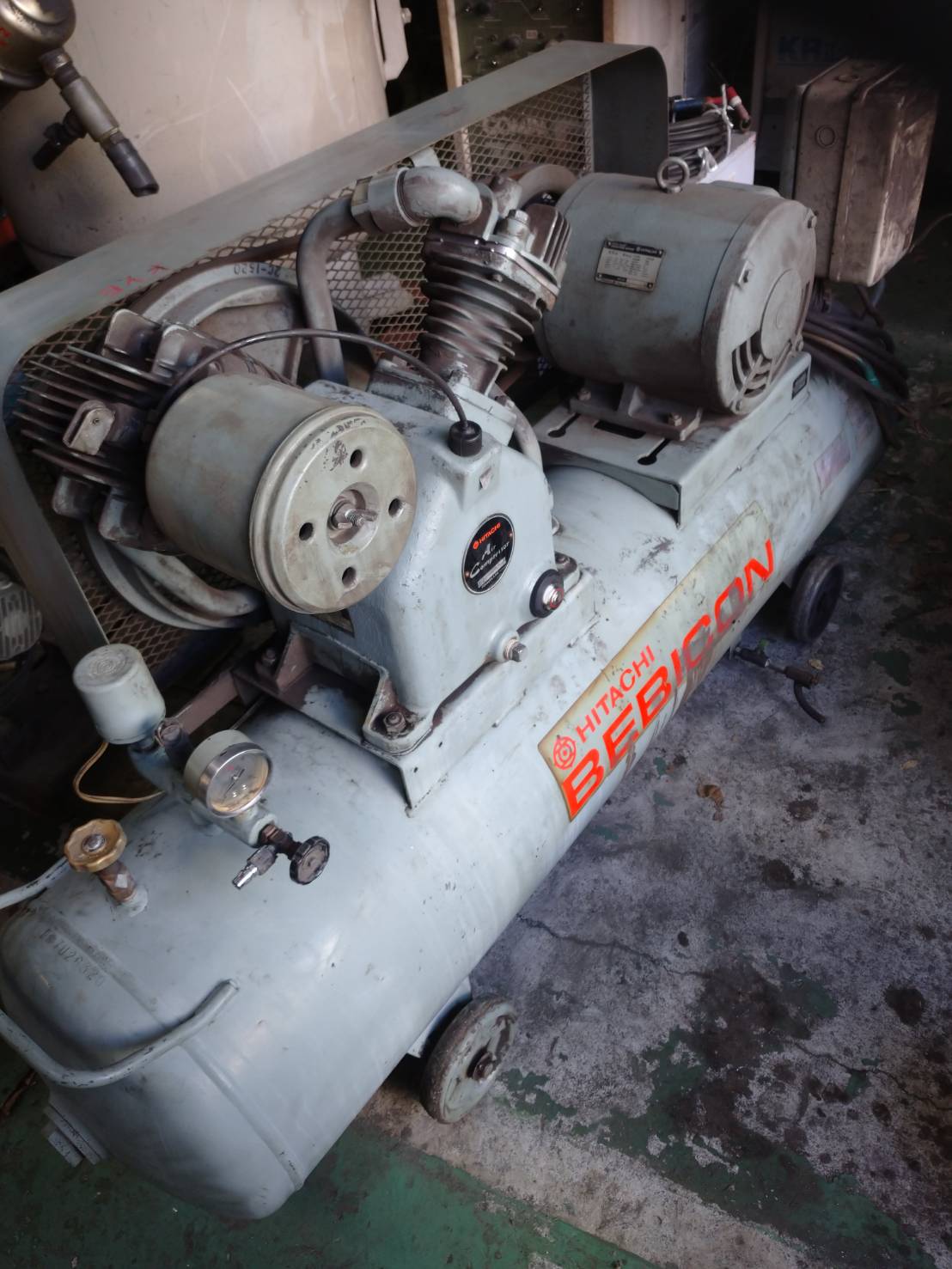 日立産機システム 5.5kwエアーコンプレッサー 5.5P-9.5V6