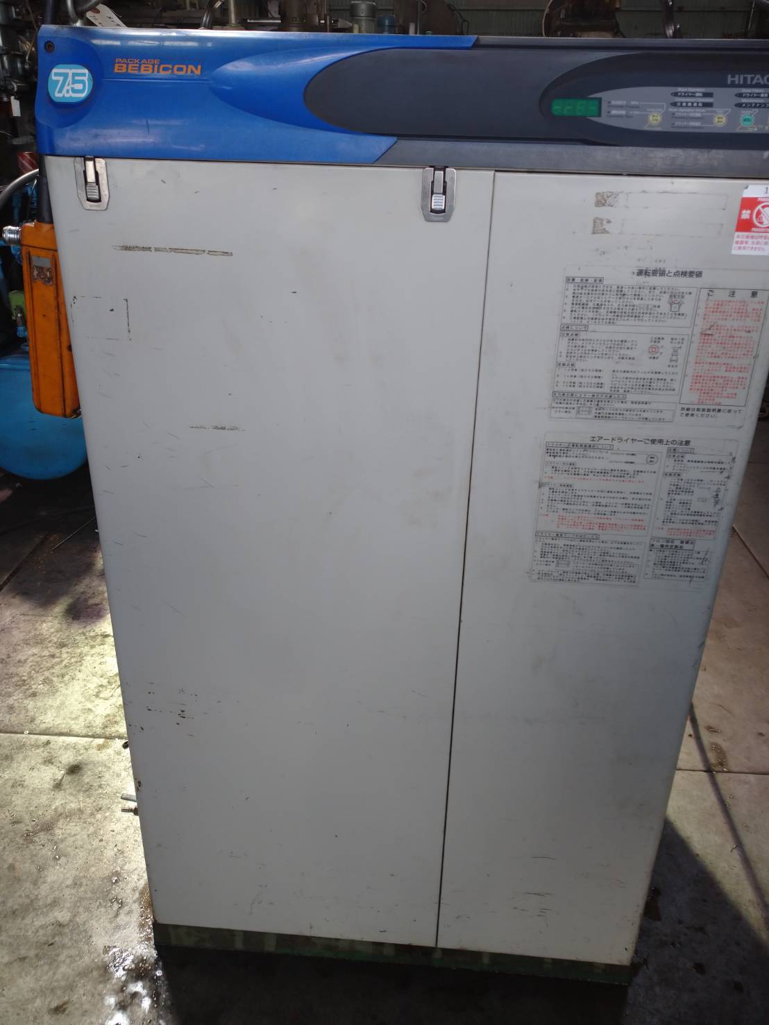 日立産機システム 7.5KWエアーコンプレッサー PBD-7.5MA6