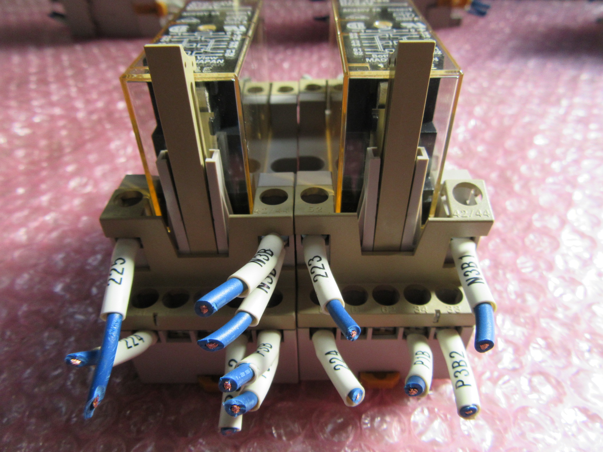 オムロン/OMRON セーフティリレーソケット 2セット P7S-14F-END(DC24V)リレーシリース:G7S-4A2B