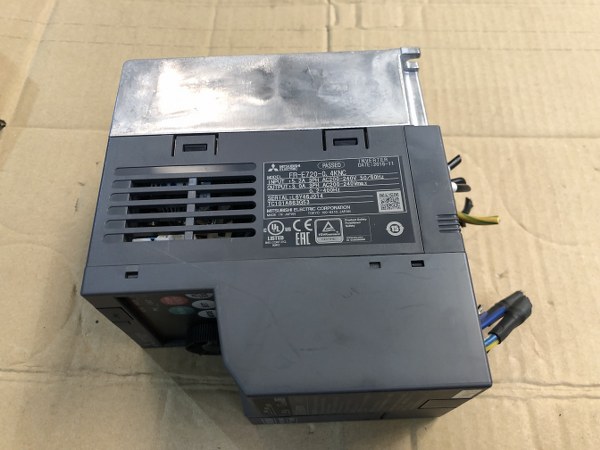 三菱/MITSUBISHI インバーター FR-E720-0.4KNC