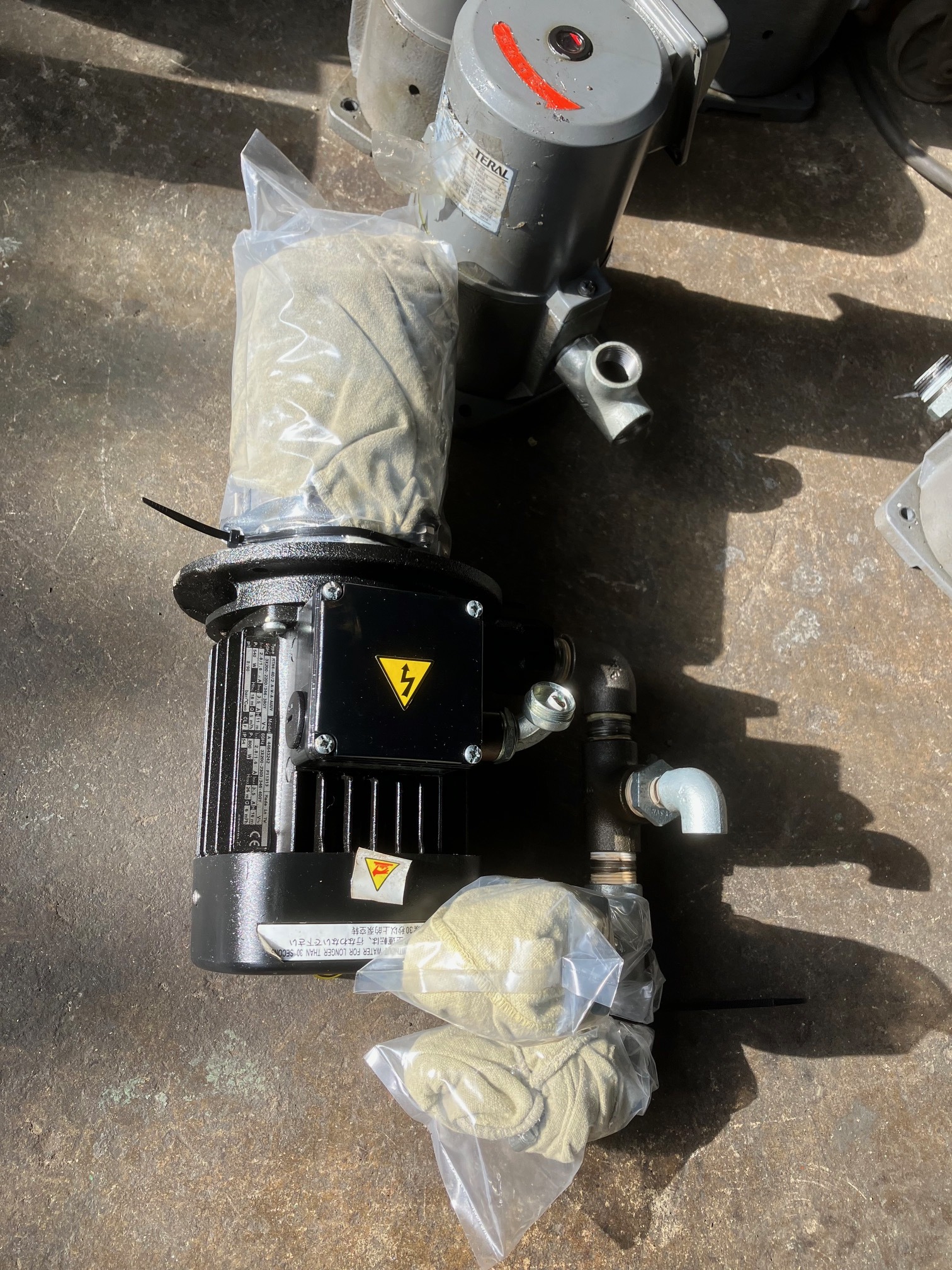 GRUNDFOS　グルンドフォス クーラントポンプ MTH4-40/2