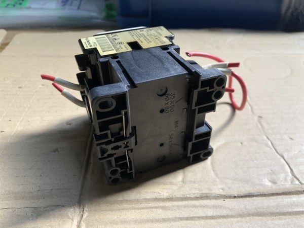 富士電機/FUJI ELECTRIC 標準形電磁接触器 SC-5-1 (SC20AA)