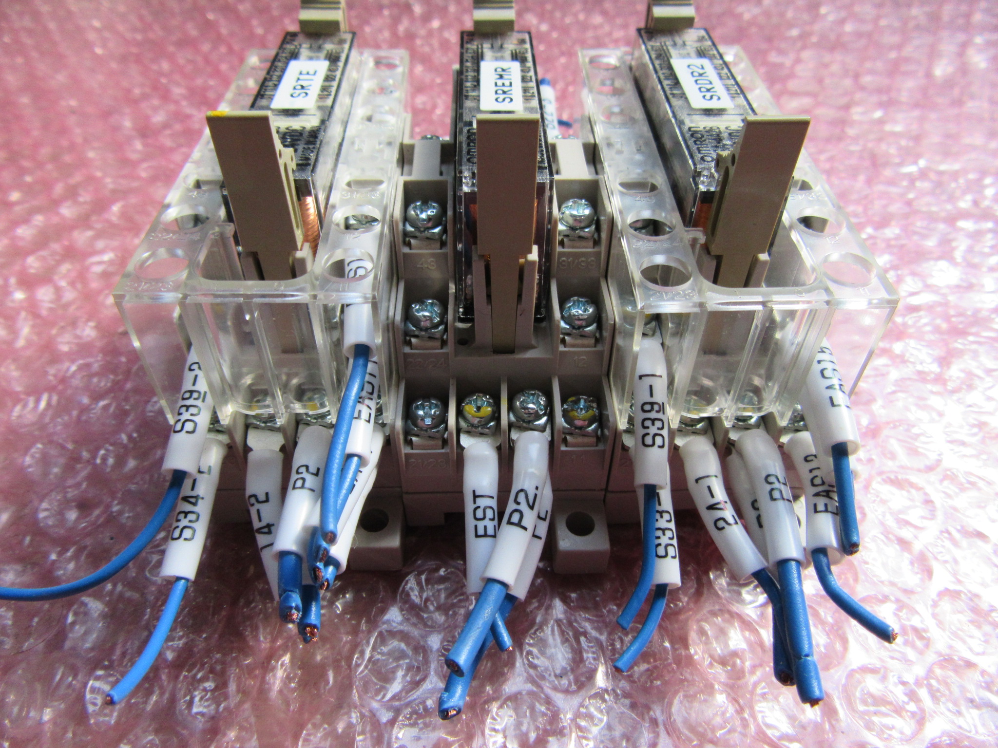 オムロン/OMRON セーフティリレーソケット　3セット P7SA-14F-NDリレーシリース：G7SA-4A2B(24VDC)