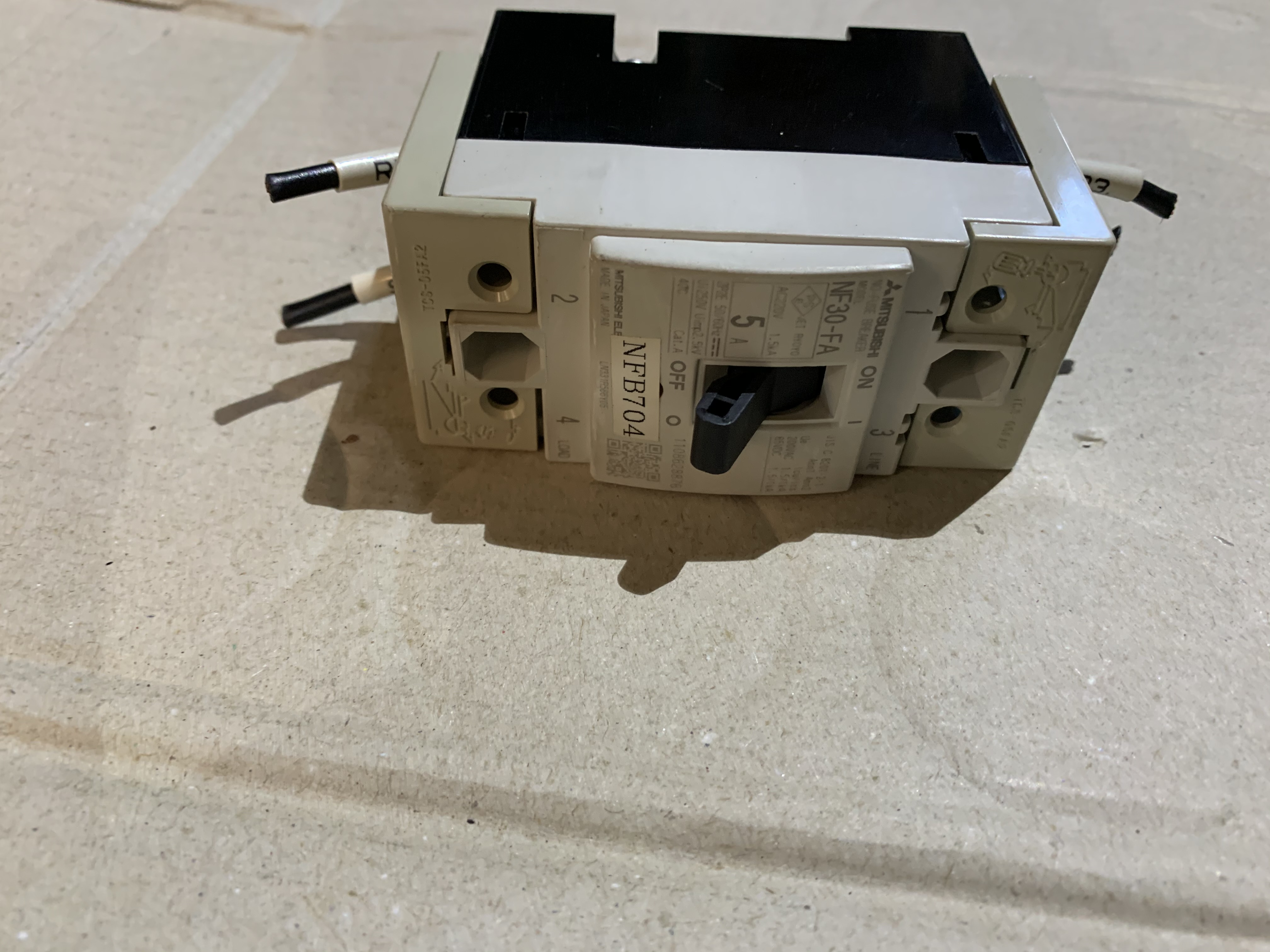 三菱/MITSUBISHI 遮断器 NF30-FA (5A)