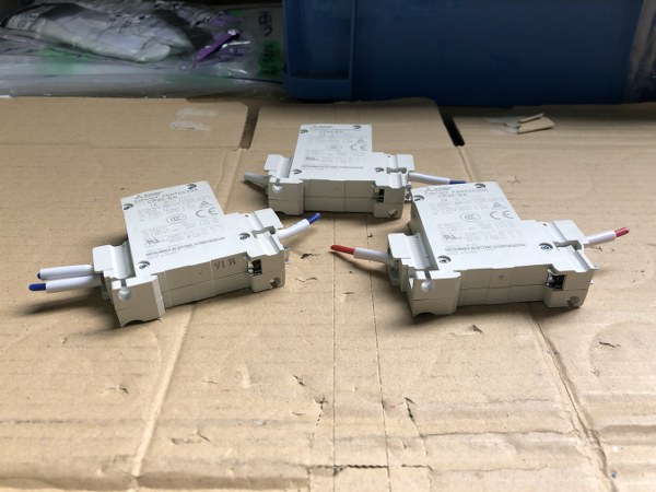 三菱/MITSUBISHI サーキットプロテクタ CP30-BA（1セット3個）