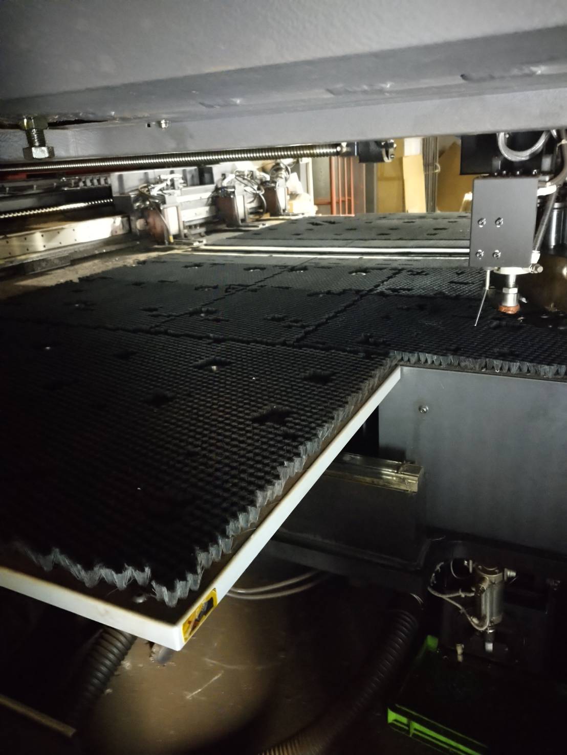 アマダ レーザー加工機
